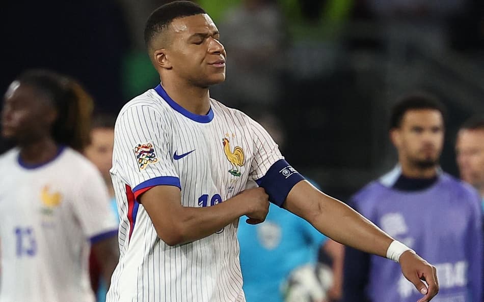 Mbappé reage à derrota da França para a Espanha, na semifinal da Nations League