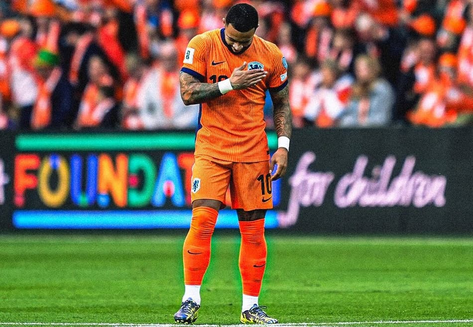 Memphis comemora gol marcado pela Holanda sobre Malta