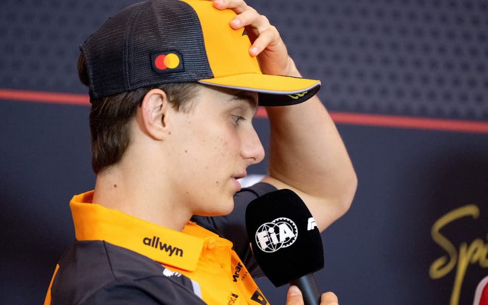 Oscar Piastri em coletiva em Spielberg, Àustria (foto: Joe Klamar / AFP)