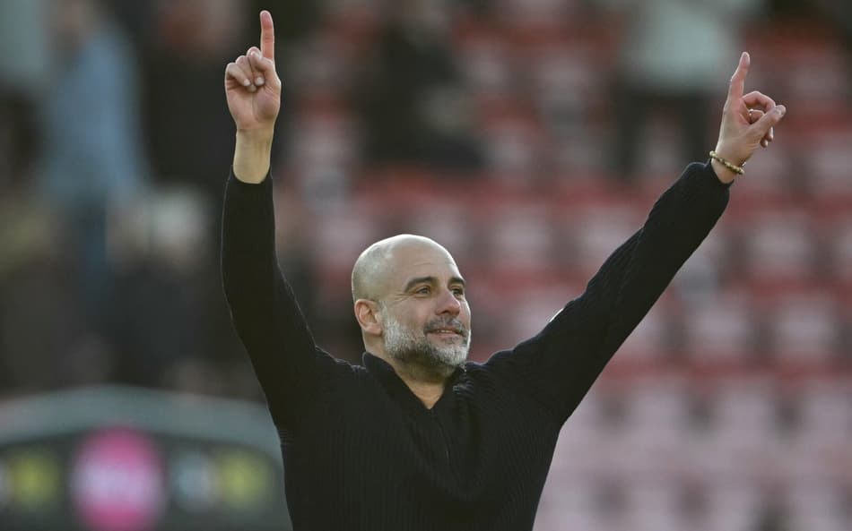 Pep Guardiola comemora classificação do Manchester City às semifinais da Copa da Inglaterra