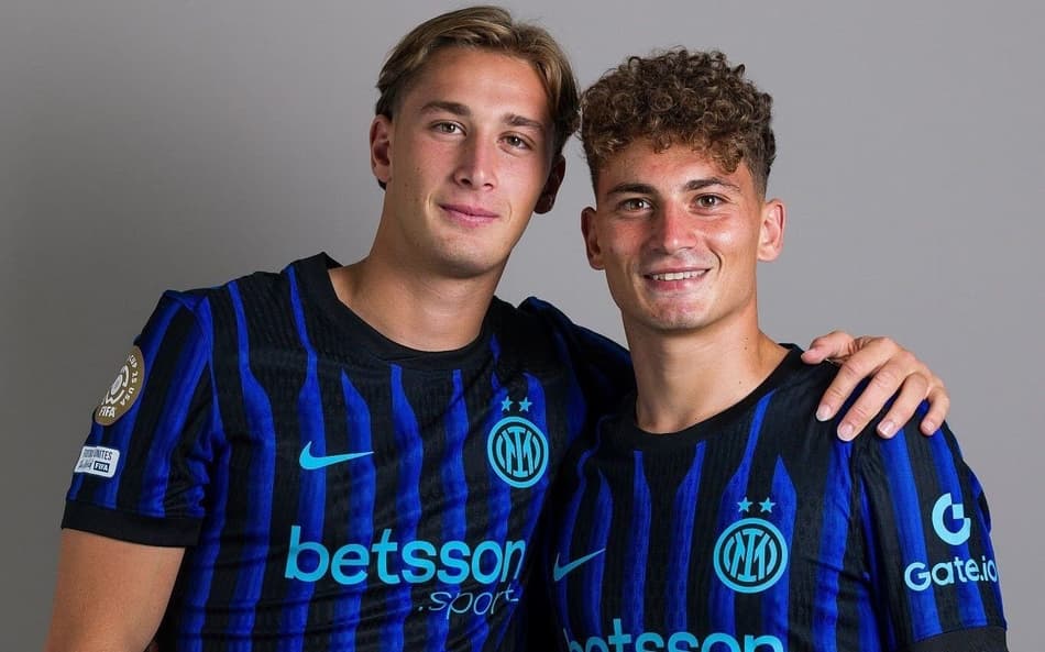 Francesco Pio Esposito (esquerda) e Sebastiano Esposito (direita), da Inter de Milão (Foto: divulgação/Fifa)