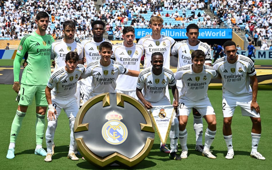 Real Madrid perfilado antes do jogo contra o Pachuca, pelo Mundial de Clubes
