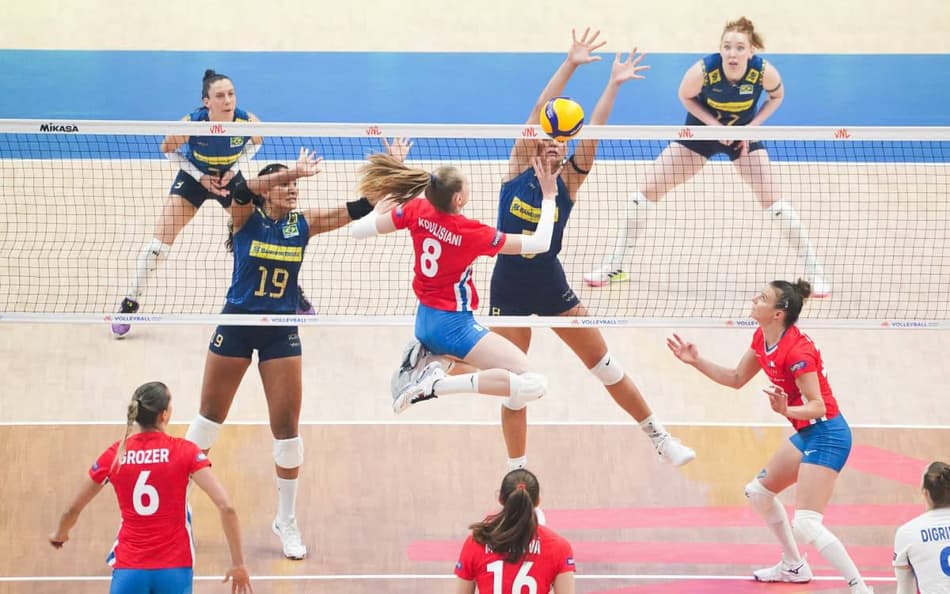 Brasil x Tchéquia, VNL feminina, no Maracanãzinho (foto: Mauricio Val/FV Imagem/CBV)