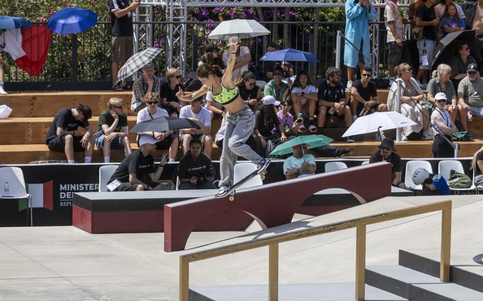 Isabelly Avila na Copa do Mundo de Skate Street Roma 2025 (foto: Julio Detefon / CBSk)
