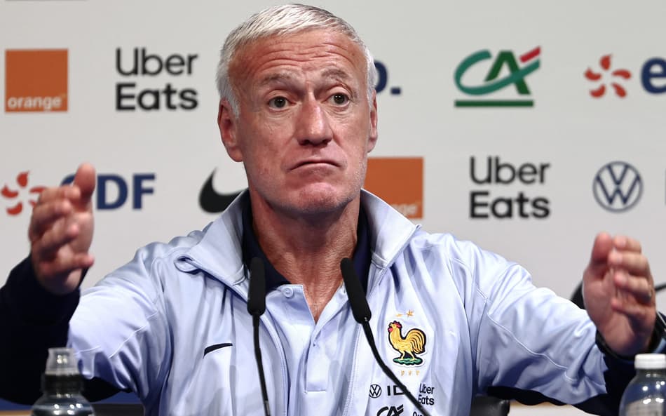 Técnico de Mbappé na França, Didier Deschamps em coletiva na Data Fifa (Foto: Thibaud Moritz/AFP)