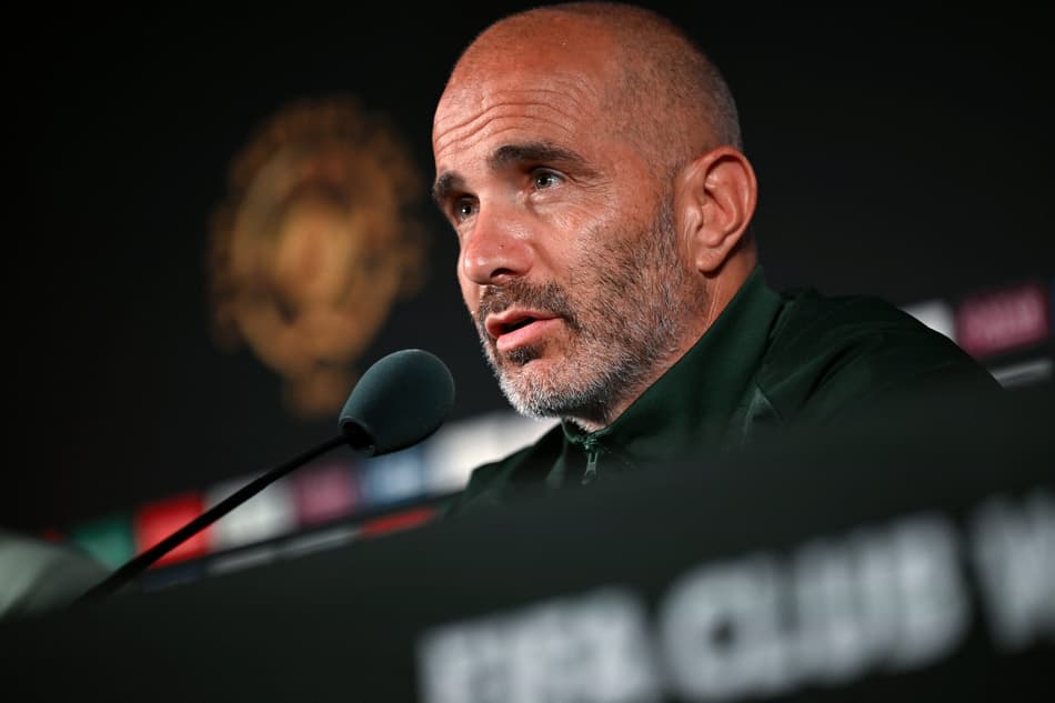 Técnico do Chelsea, Enzo Maresca durante coletiva no Mundial de Clubes (Foto: Paul Ellis/AFP)