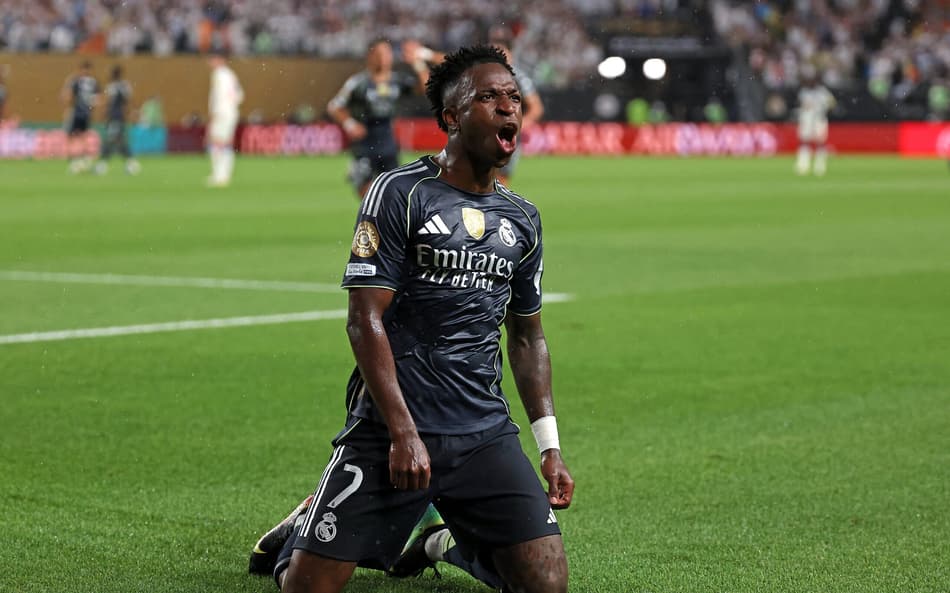 Vini Jr comemora gol marcado pelo Real Madrid sobre o RB Salzburg no Mundial de Clubes