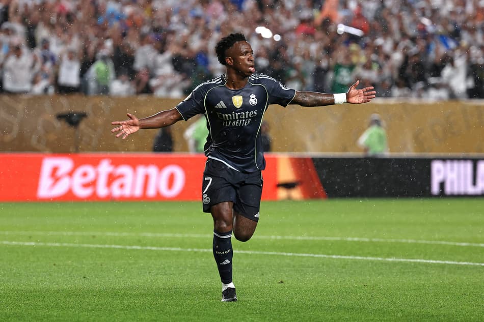 Vini Jr comemora gol pelo Real Madrid sobre o RB Salzburg, no Mundial de Clubes