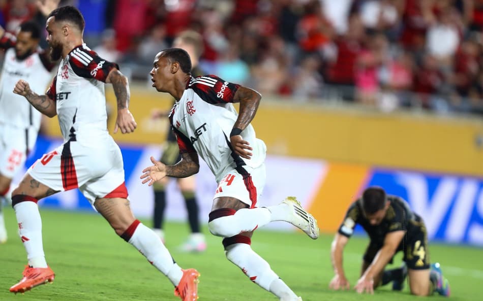 Wallace Yan comemora o gol de empate do Flamengo contra o Los Angeles FC (Foto: Gilvan de Souza/Flamengo)