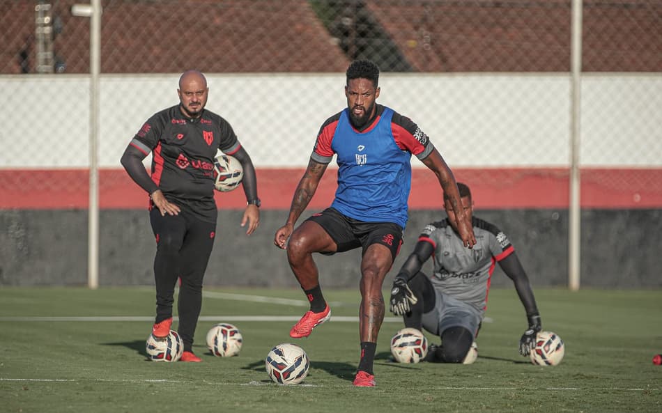 Wallace zagueiro Atlético-GO