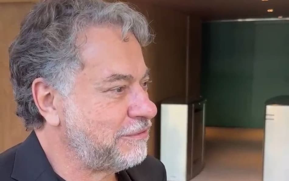 Julio Casares em evento da CBF
