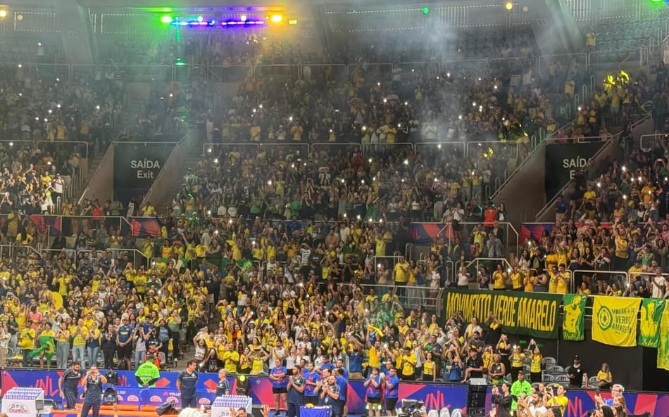 Torcida no Maracnãzinho para Brasil e Itália (Foto: Kauhan Fiaux / Lance!)