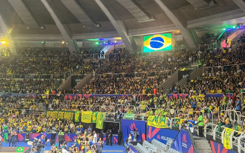 Torcida no Maracnãzinho para Brasil e Itália (Foto: Kauhan Fiaux / Lance!)