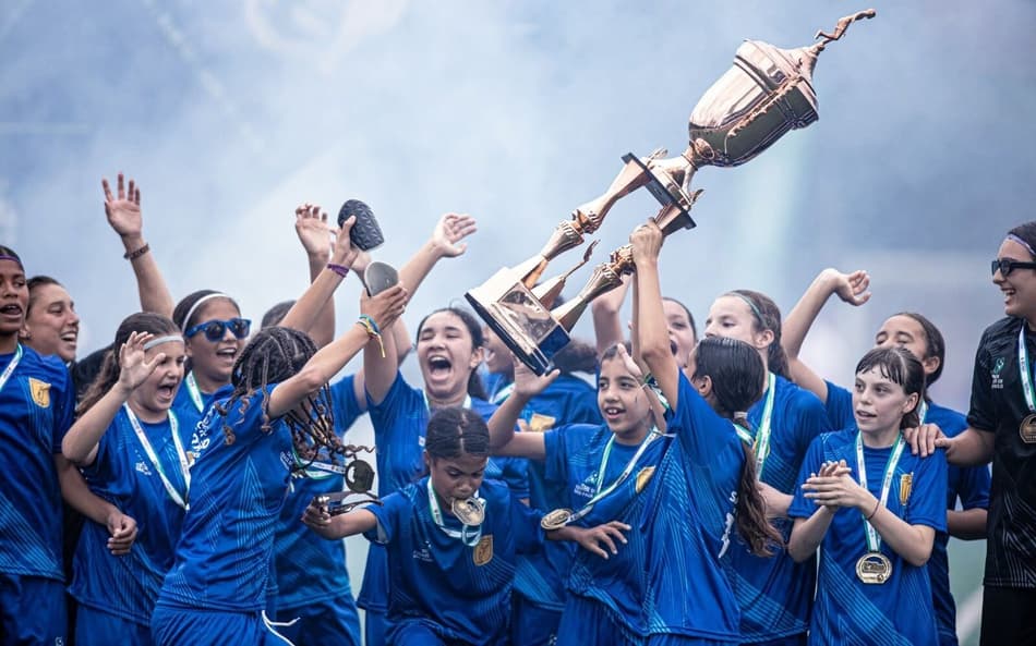 Projeto "Em busca de uma Estrela" busca fortalecer o futebol feminino de base. (Foto: Em busca de uma estrela/Divulgação)