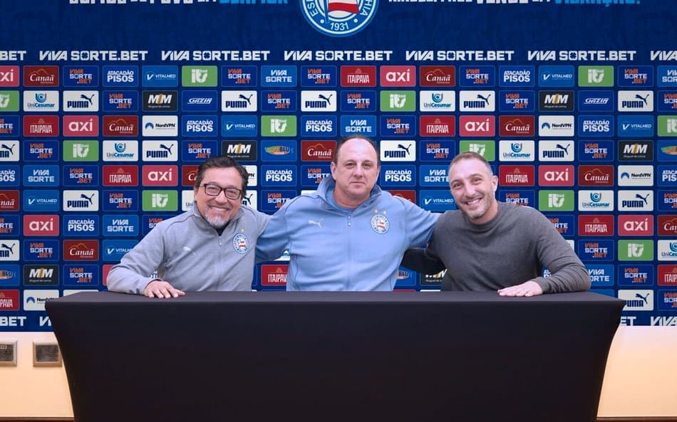 Rogério Ceni ao lado de Raul Aguirre e Cadu Santoro, CEO e diretor de futebol do Bahia, respectivamente (Foto: Divulgação/EC Bahia)