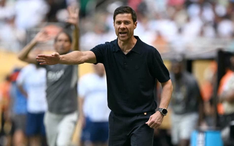 Xabi Alonso comanda Real Madrid em sua estreia como treinador do clube no Mundial