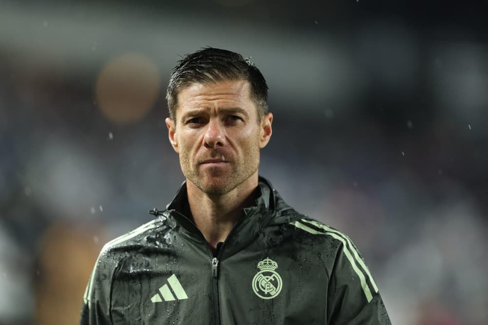 Xabi Alonso durante jogo entre Real Madrid e RB Salzburg, pelo Mundial