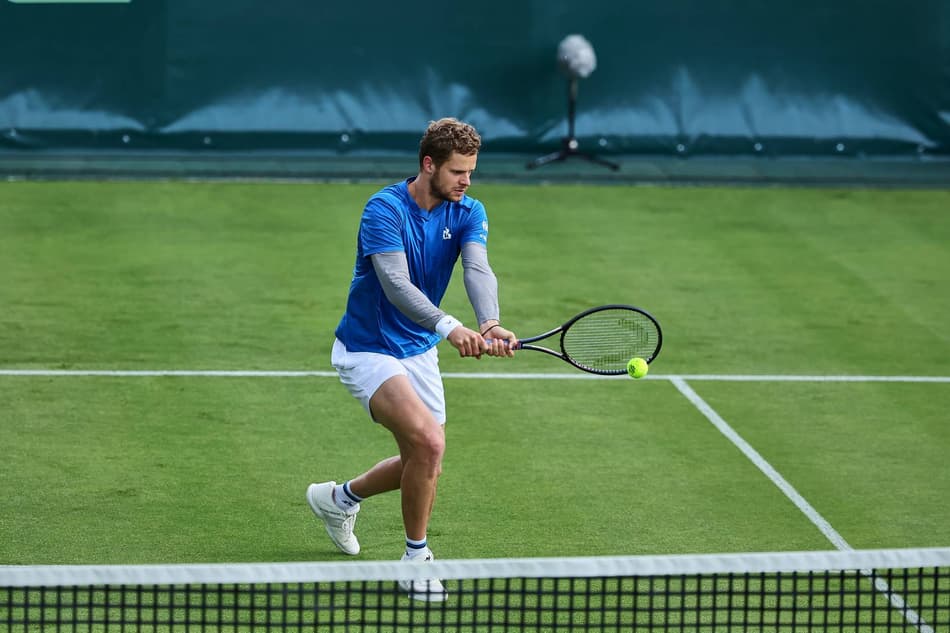 O anfitrião Yannick Hanfmann em treino em Halle