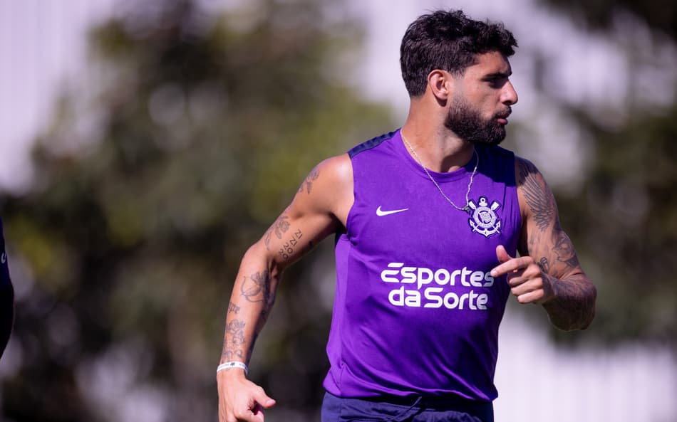 Yuri Alberto treina com o elenco do Corinthians