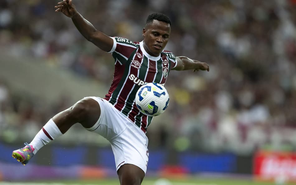 Jhon Arias em ação no jogo contra o Sport no Maracanã