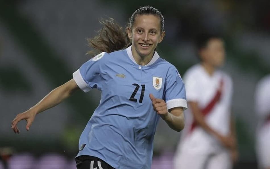 Belén Aquino, do Inter, defende as cores do Uruguai. (Foto: Staff Images Woman)
