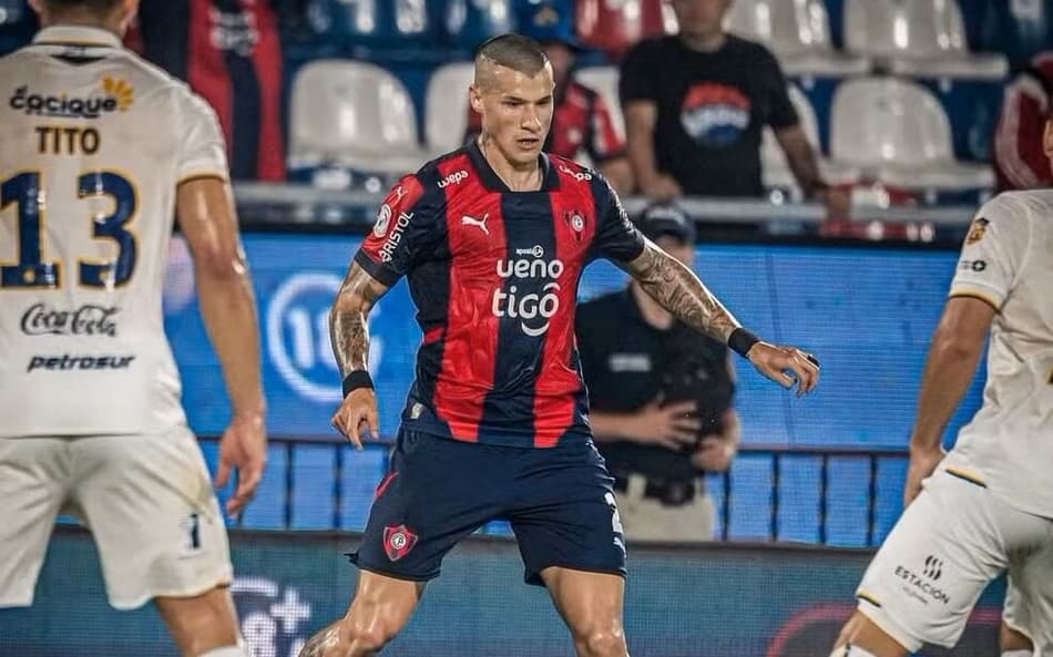 Alan Benítez, lateral-direito do Cerro Porteño-PAR