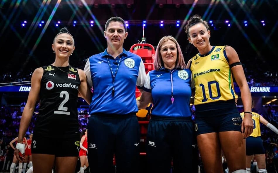 VNL: árbitro ‘nega’ pedido de Gabi Guimarães em confronto com Turquia