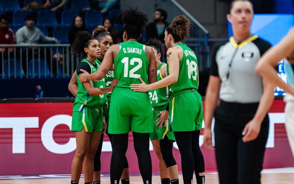 Brasil estreou com vitória na AmeriCupW