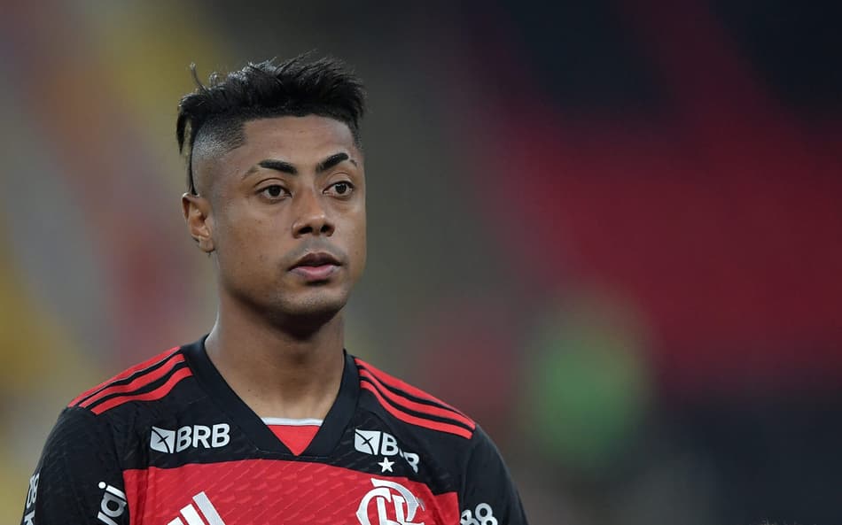 Bruno Henrique, em ação pelo Flamengo contra o Corinthians, no Maracanã, pela ida das semifinais da Copa do Brasil 2024 (Foto: Thiago Ribeiro/AGIF)