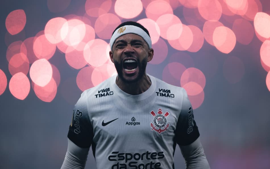Memphis Depay comemora título do Corinthians sobre o Palmeiras na final do Paulistão
