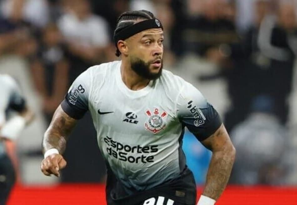 Memphis notifica Corinthians por dívida e alerta que pode não atuar pelo time