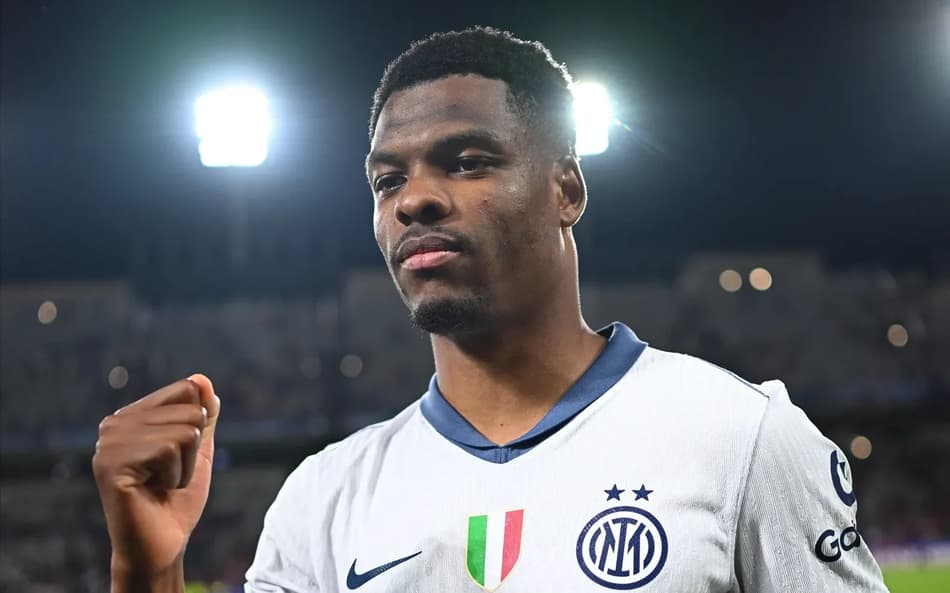 Dumfries pela Inter de Milão na Champions League