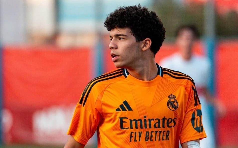 Enzo Alves, filho de Marcelo de 15 anos, atua como atacante nas categorias de base do Real Madrid (Foto: Reprodução / Instagram)