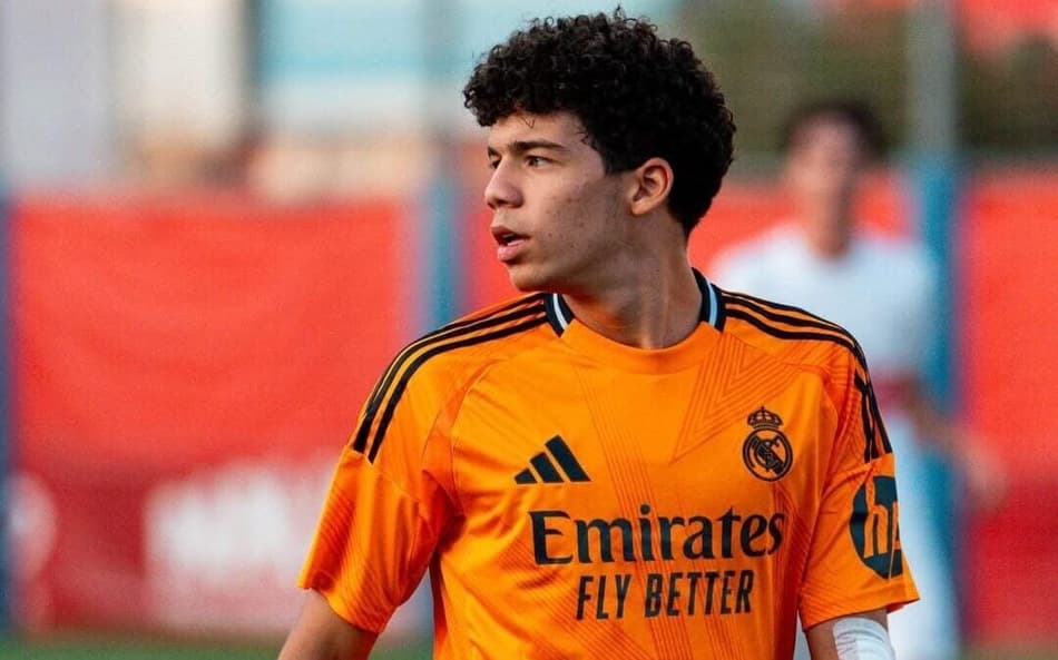 Enzo Alves, filho de Marcelo de 15 anos, atua como atacante nas categorias de base do Real Madrid (Foto: Reprodução / Instagram)