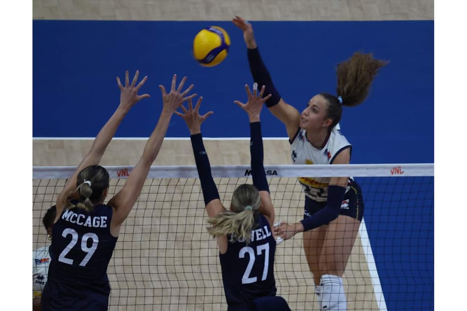 Estados Unidos e Itália se enfrentaram pela estreia da VNL no Rio de Janeiro (Foto: ©Volleyball World)