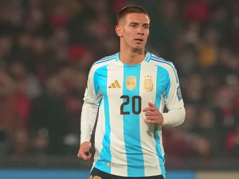 Franco Mastantuono, fechado com o Real Madrid, em sua estreia pela seleção da Argentina (Foto: Reprodução/Instagram)