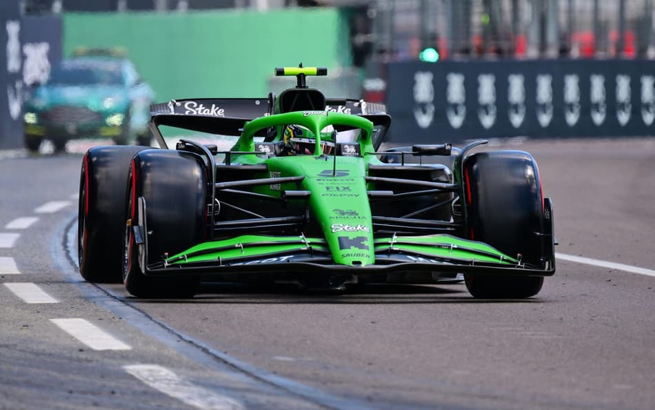 Kick Sauber's Brazilian driver Gabriel Bortoleto races during a practice session for the 2025 Emilia Romagna Formula One Grand Prix at the Imola autodrome in Imola, on May 17, 2025. (Photo by Andrej ISAKOVIC / AFP)