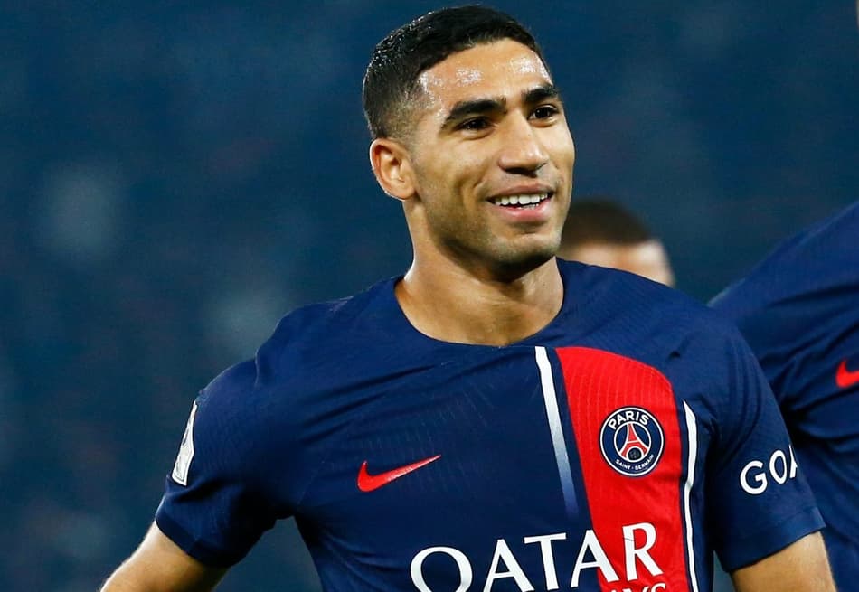 Hakimi comemorando gol pelo PSG