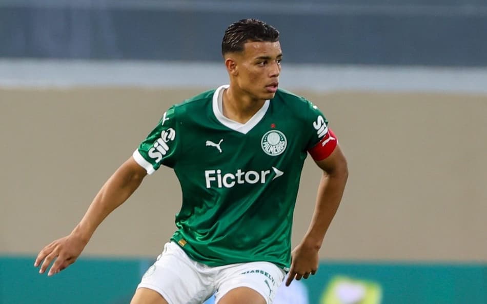 Robson, zagueiro do Palmeiras, foi chamado por Ramon Menezes para amistosos da Seleção Brasileira sub-20