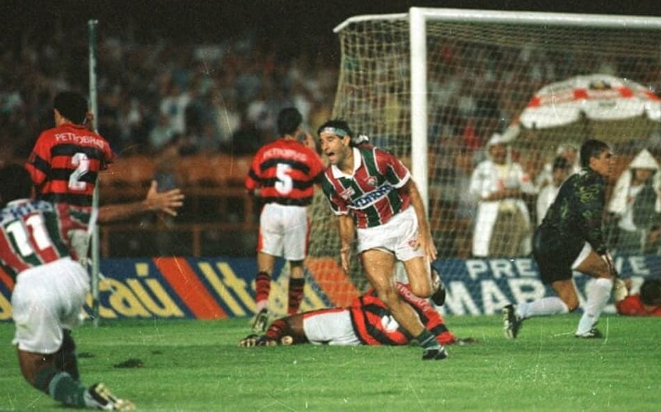 Fla x Flu - Gol de barriga Renato Gaúcho (Foto: Marcelo Theobald/Agência O Globo)