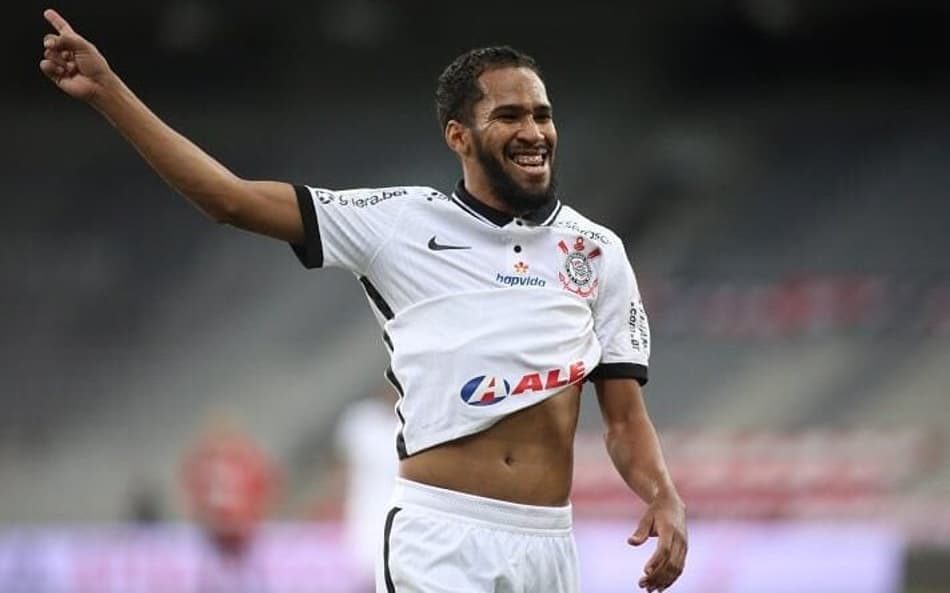 Everaldo - Athletico-PR x Corinthians