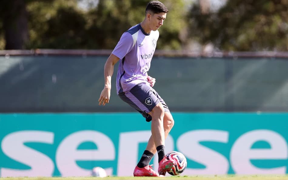 Jair está pronto para a estreia do Botafogo no Mundial de Clubes