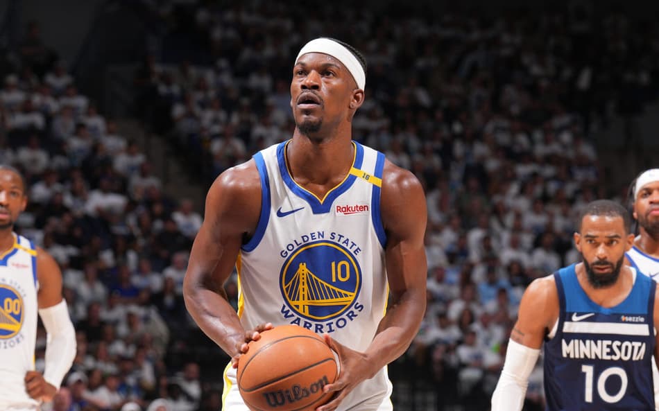MINNEAPOLIS, MN - MAY 8: Jimmy Butler #10 of the Golden State Warriors shoots a free throw during the game against the Minnesota Timberwolves during Round 2 Game 2 of the 2025 NBA Playoffs on May 8, 2025 at Target Center in Minneapolis, Minnesota. NOTE TO USER: User expressly acknowledges and agrees that, by downloading and or using this Photograph, user is consenting to the terms and conditions of the Getty Images License Agreement. Mandatory Copyright Notice: Copyright 2025 NBAE Jesse D. Garrabrant/NBAE via Getty Images/AFP (Photo by Jesse D. Garrabrant / NBAE / Getty Images / Getty Images via AFP)