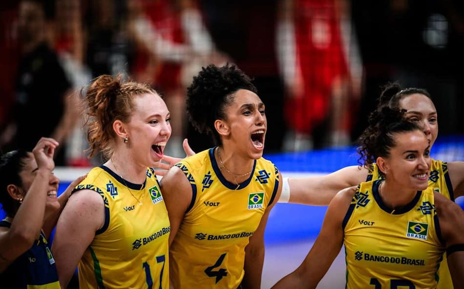 Jogadoras do Brasil celebram a vitória sobre a Turquia na VNL (Divulgação / VNL)