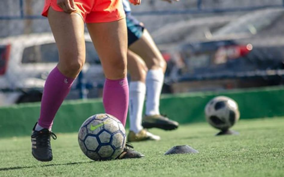 Projeto Joga Miga incentiva mulheres a jogar futebol. (Foto: Joga Miga! Divulgação)