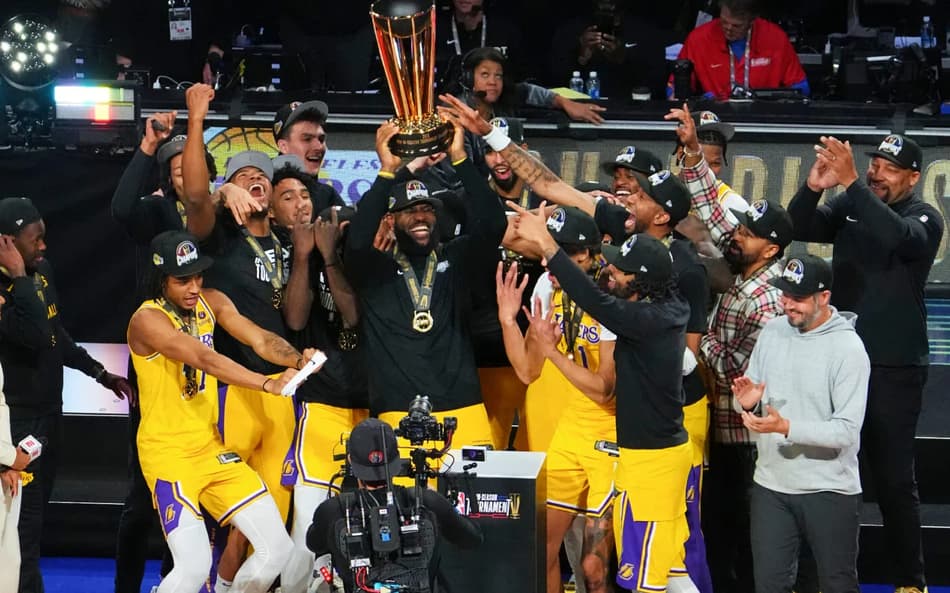 NBA: Dona do Lakers vende parte majoritária da franquia