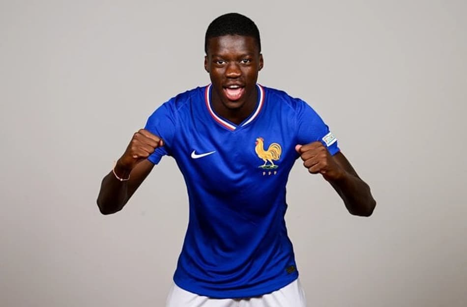 Mamadou Sarr é o novo reforço do Chelsea para o Mundial (Foto: Divulgação)