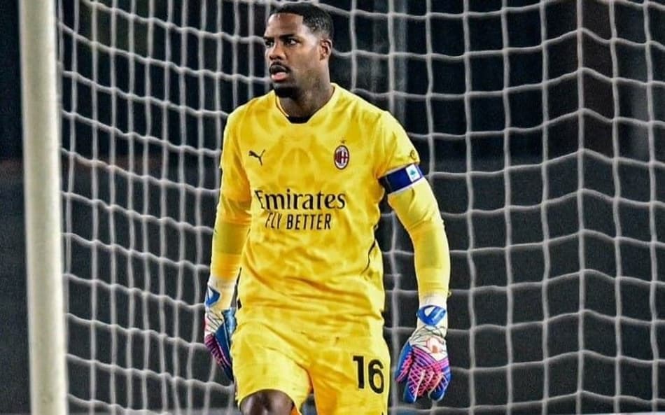 Mike Maignan, goleiro do Milan, foi alvo de racismo em Verona (Foto: Reprodução/Instagram)