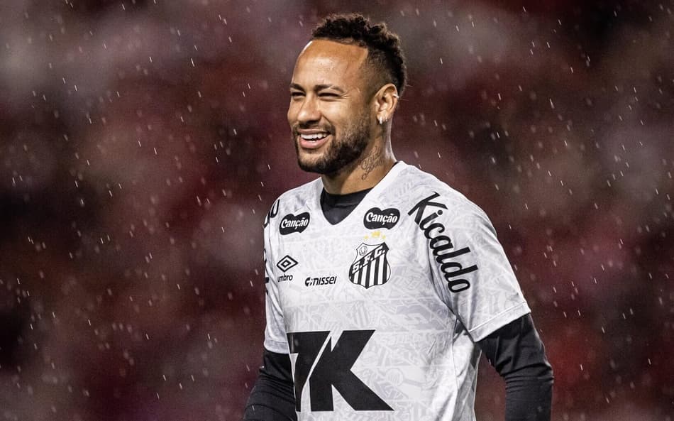 Neymar no aquecimento para o jogo contra o CRB