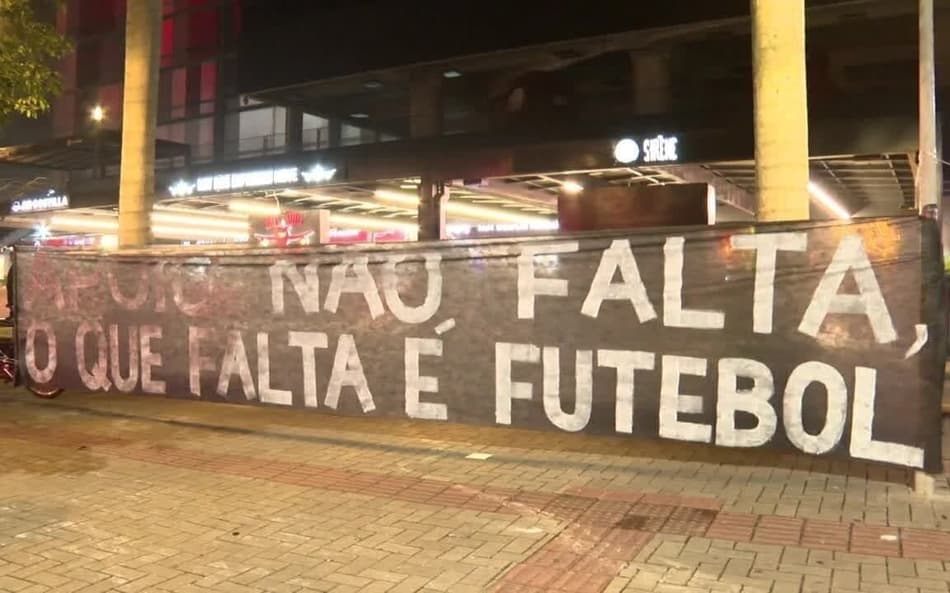 protesto torcida Athletico Arena da Baixada